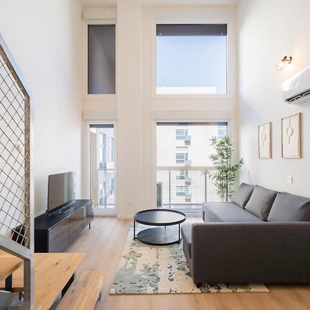 Loft Reformado Industrial Con Garaje Alquiler Temporal Appartement Madrid Buitenkant foto