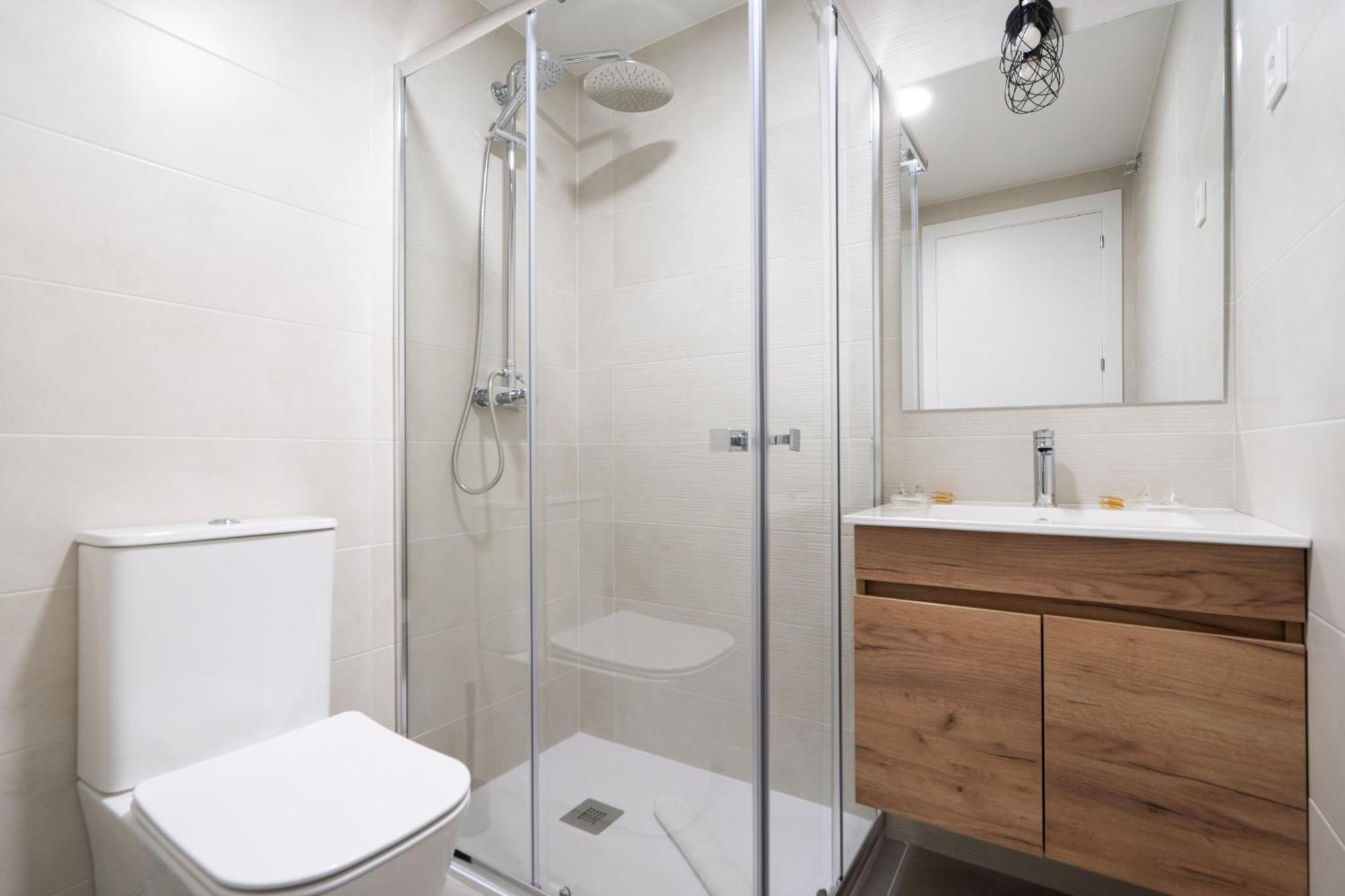 Loft Reformado Industrial Con Garaje Alquiler Temporal Appartement Madrid Buitenkant foto