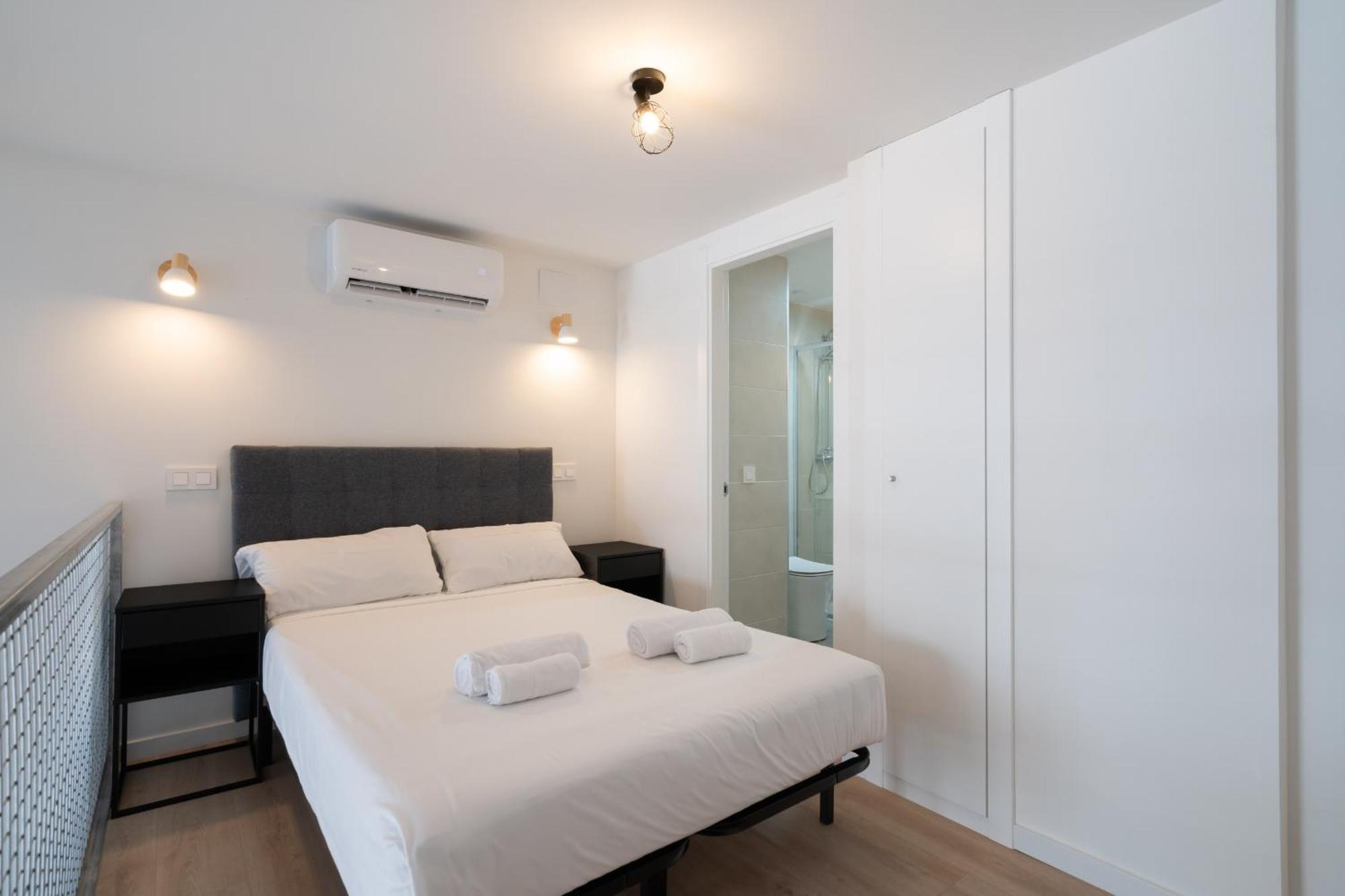 Loft Reformado Industrial Con Garaje Alquiler Temporal Appartement Madrid Buitenkant foto