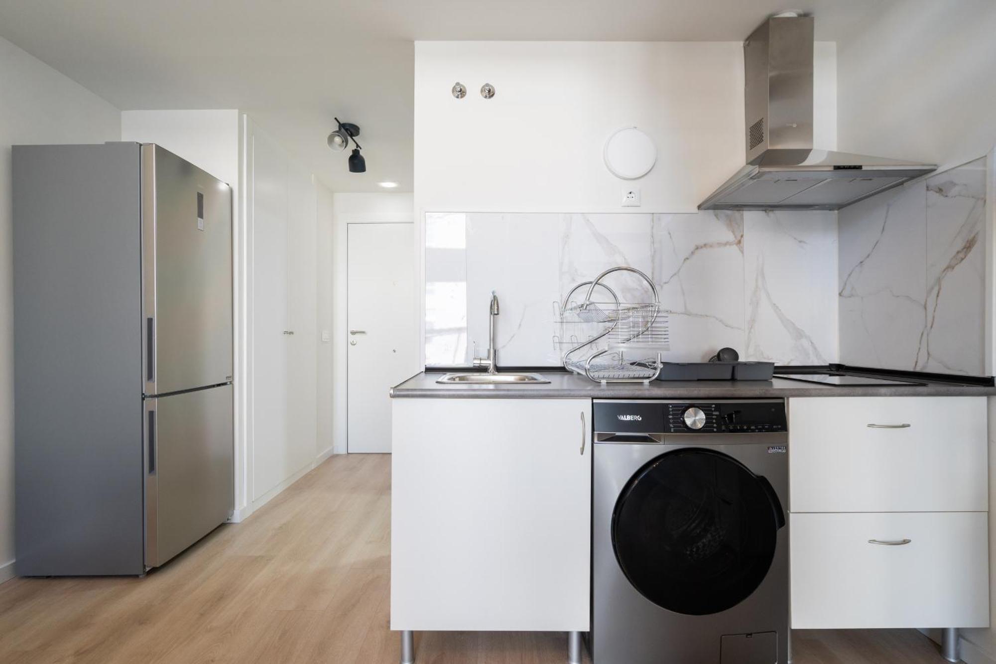 Loft Reformado Industrial Con Garaje Alquiler Temporal Appartement Madrid Buitenkant foto