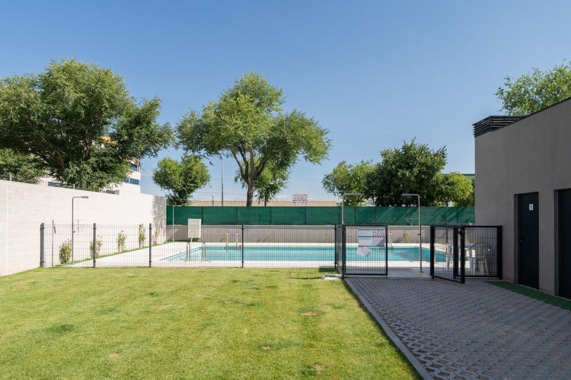 Loft Reformado Industrial Con Garaje Alquiler Temporal Appartement Madrid Buitenkant foto