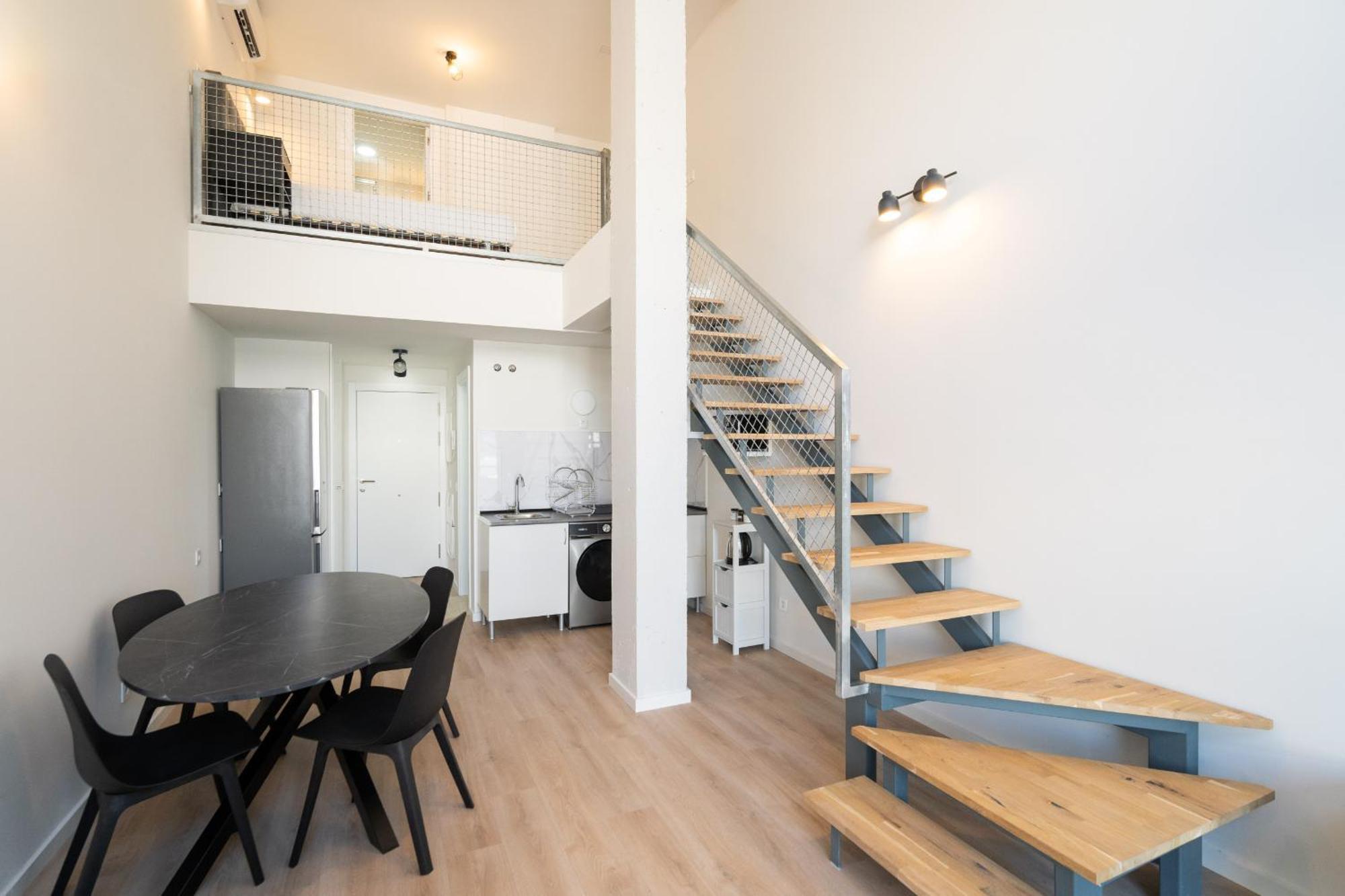 Loft Reformado Industrial Con Garaje Alquiler Temporal Appartement Madrid Buitenkant foto