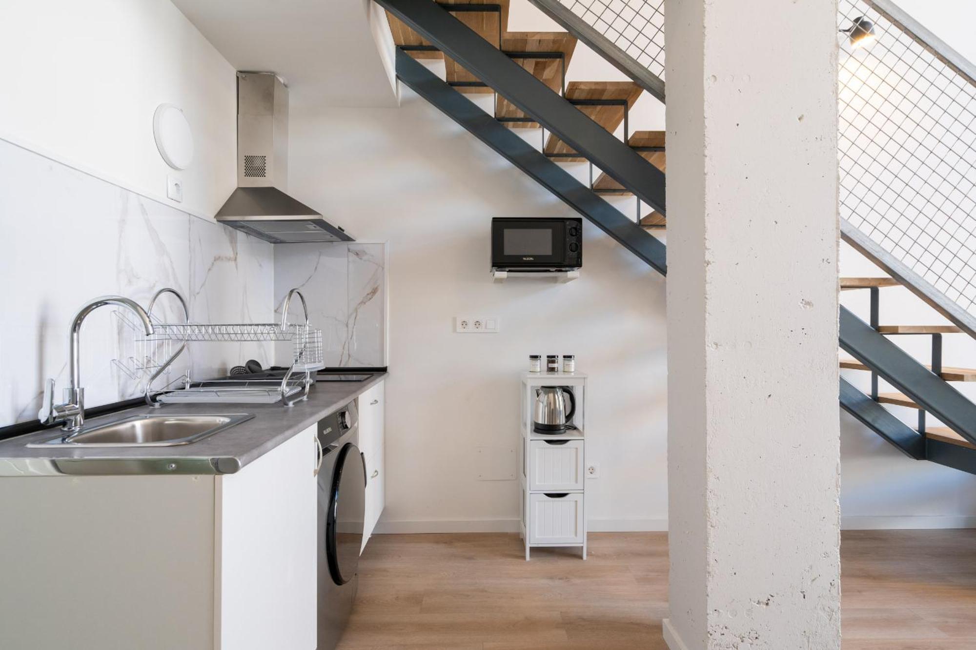 Loft Reformado Industrial Con Garaje Alquiler Temporal Appartement Madrid Buitenkant foto