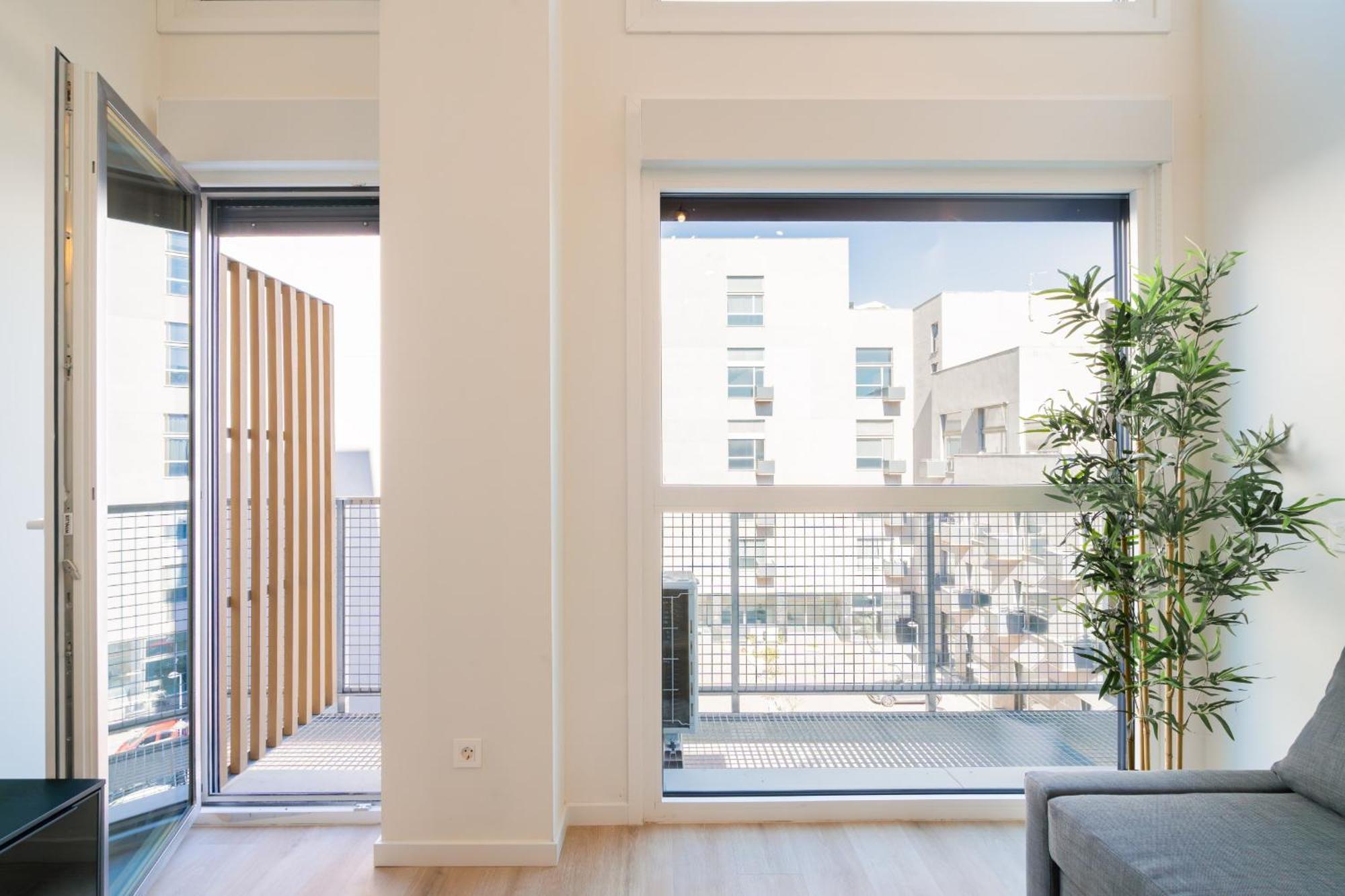 Loft Reformado Industrial Con Garaje Alquiler Temporal Appartement Madrid Buitenkant foto