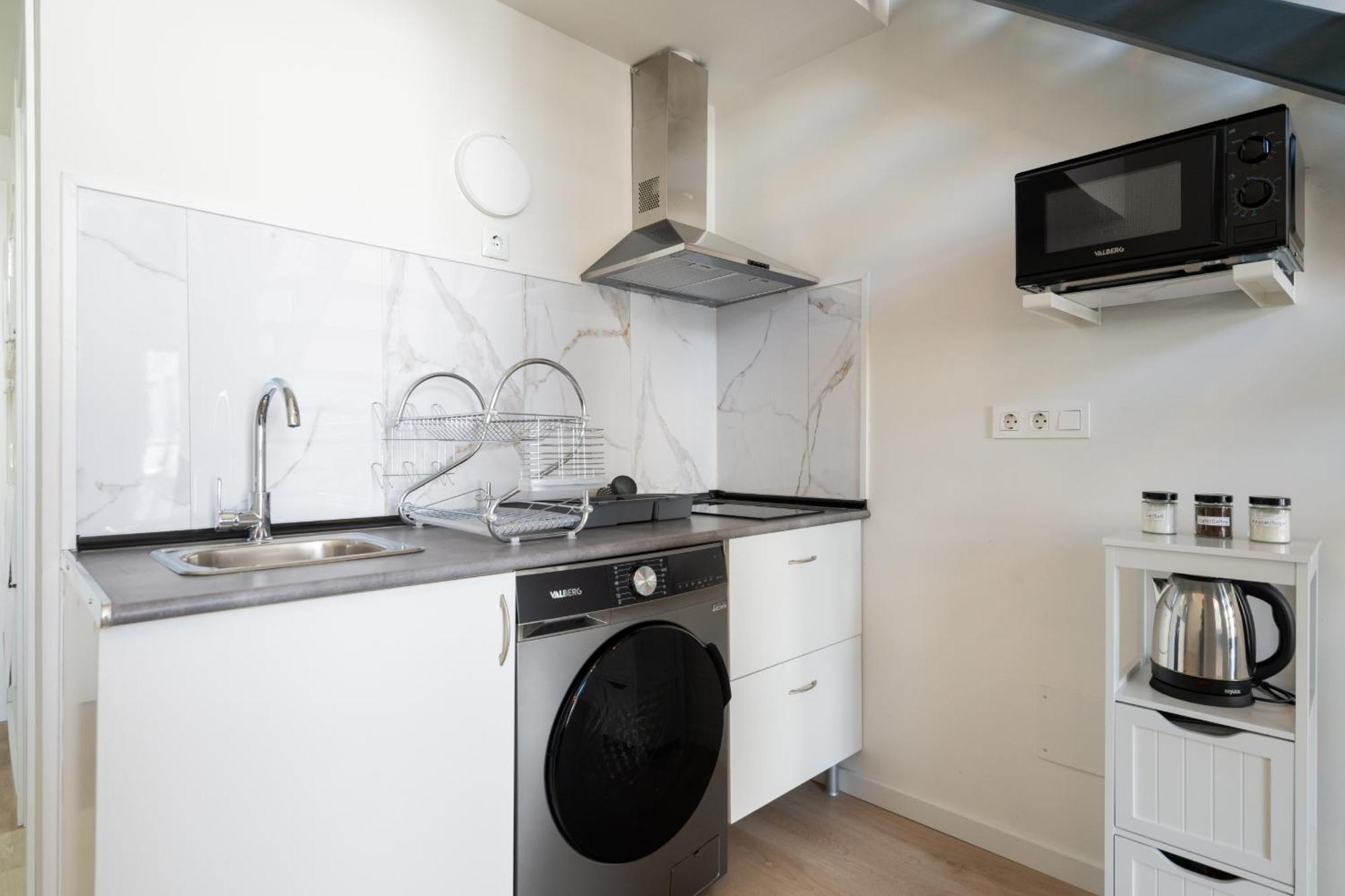 Loft Reformado Industrial Con Garaje Alquiler Temporal Appartement Madrid Buitenkant foto