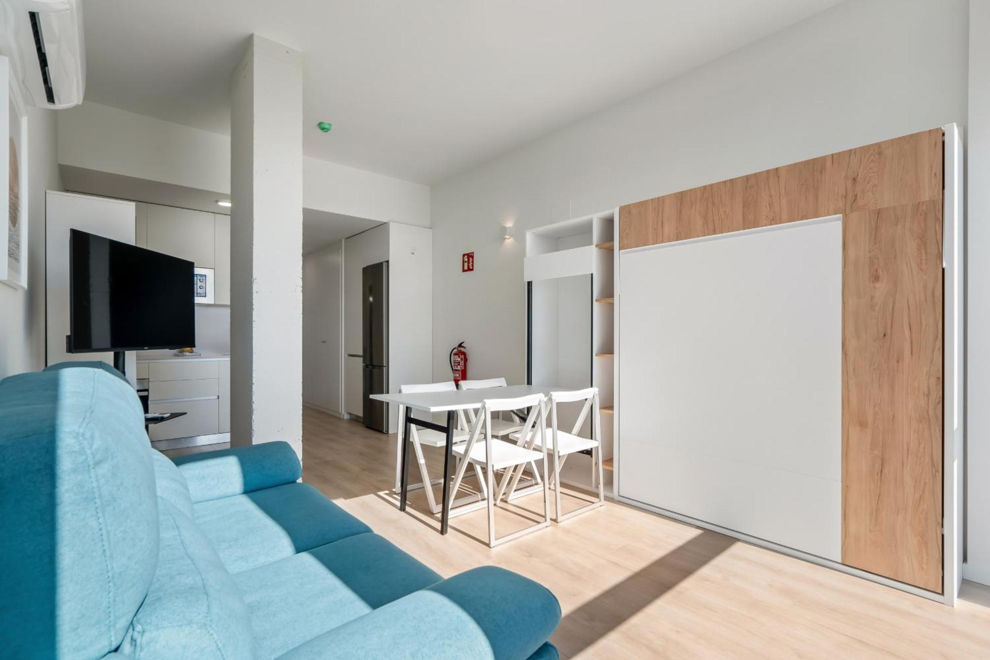 Loft Reformado Industrial Con Garaje Alquiler Temporal Appartement Madrid Buitenkant foto